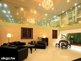 Welcome to Dream House, 5-Star Hotel Business Suite near Taipei Train Station
