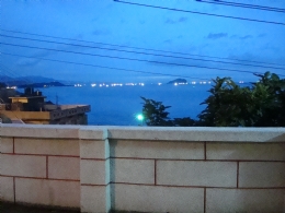 金瓜石住宿、九份民宿∼山海灣民宿-民宿前(基隆嶼百艘漁船捕魚4月至12月)海景