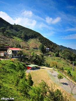 新竹五峰.左岸涼山營地-俯瞰碎石鋪面營地