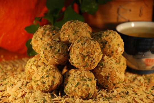 杏仁小魚乾蔴粩(葷)