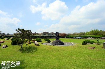 親情公園(省政府資料遊憩廣場)