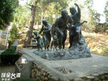 霧社事件紀念公園（莫那魯道紀念碑、抗日紀念碑）