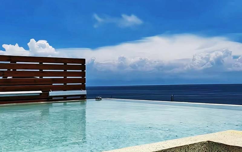  無邊際游泳池