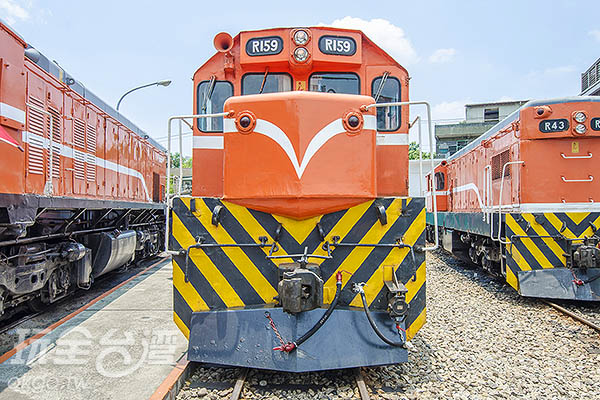 铁道迷必朝圣古迹「扇形车库」,一睹全台仅存火车头旅馆