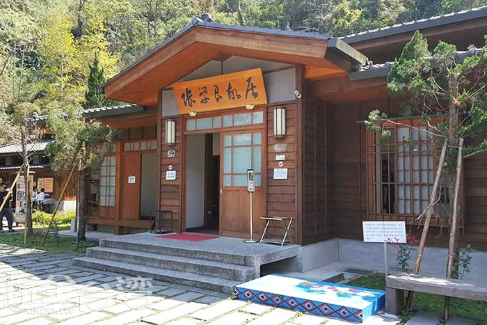 張學良故居為濃厚的日本建築風格,故居內部