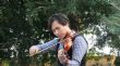 旅美中提琴家林維洋 與家人回官田省親 並現場演奏 有如紐約卡內基音樂會 令人如痴如醉 