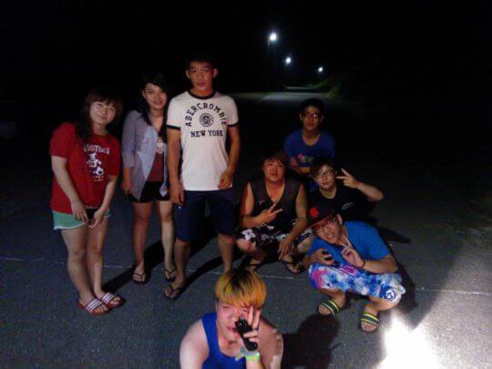 2013/5/18
台南科大的同學夜間搜索椰子蟹.(還是沒找到)
相片來源：綠島小鎮民宿