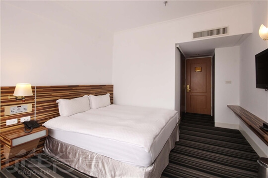 單_雙人房（一大床）
相片來源：新朝代飯店