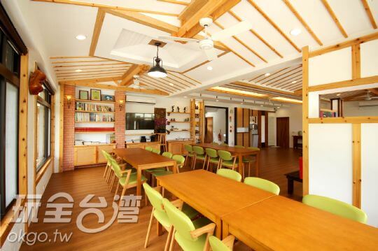 用餐區、交誼廳
相片來源：溪頭荳田町民宿-官方網站