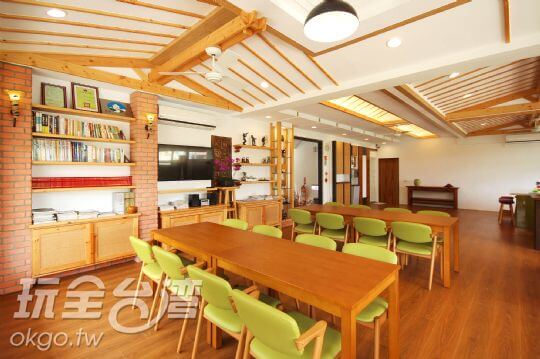 用餐區、交誼廳
相片來源：溪頭荳田町民宿-官方網站