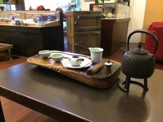 木頭茶盤
相片來源：金山名流民宿
