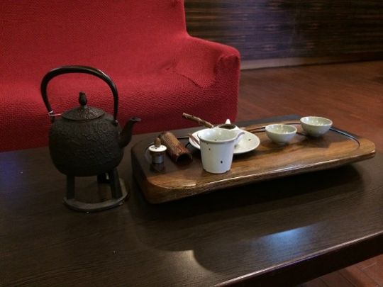 木頭茶盤
相片來源：金山名流民宿