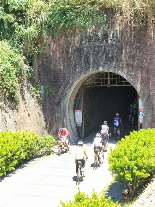 宜蘭包車自由行～小吳旅遊車隊