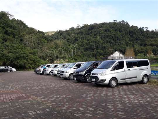 宜蘭包車自由行～小吳旅遊車隊