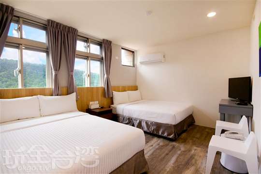 標準四人房(二大床)