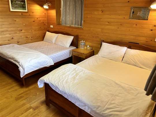 雅典四人房（二樓）