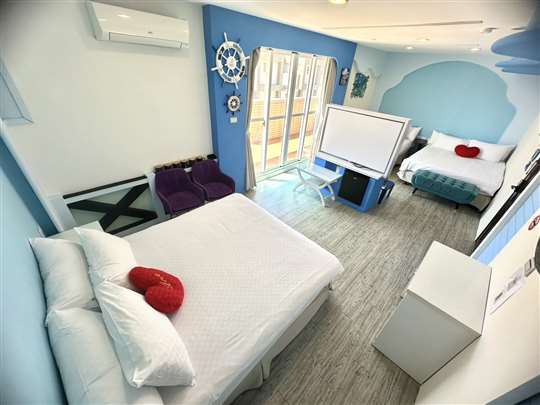 6人房／浪漫地中海(三樓雙衛浴/陽台)