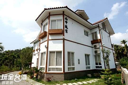 日月潭住宿~山中城宝渡假民宿