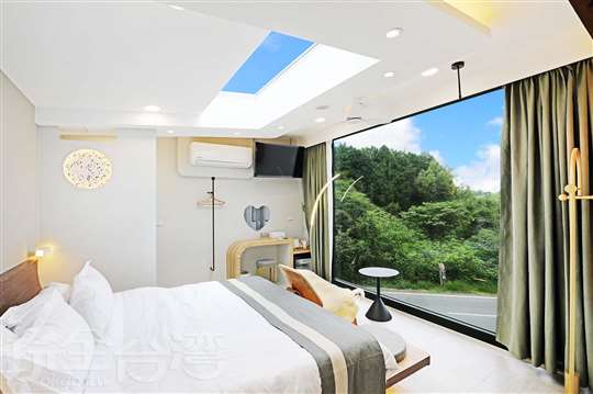日月潭‧日月對白民宿