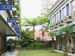 允頌汽車旅館