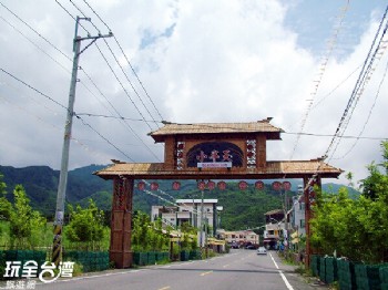 小半天旅遊服務中心、竹藝文化館