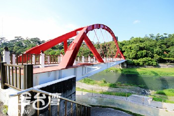 菁華橋、溪畔公園